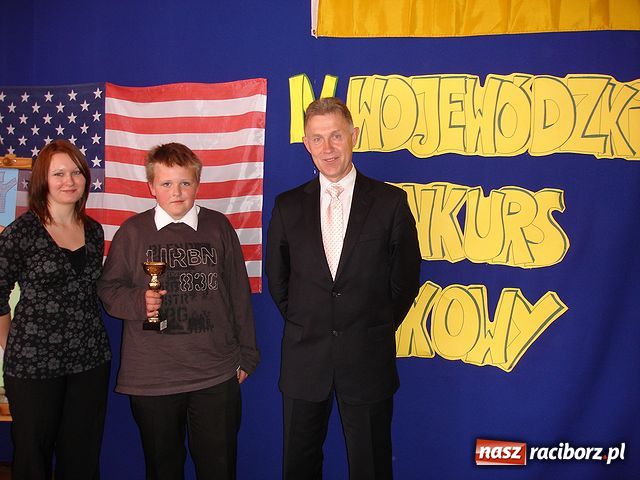 Zdjęcie w galerii na portalu naszraciborz.pl: The Globe w SP nr 18 wiadomości z regionu