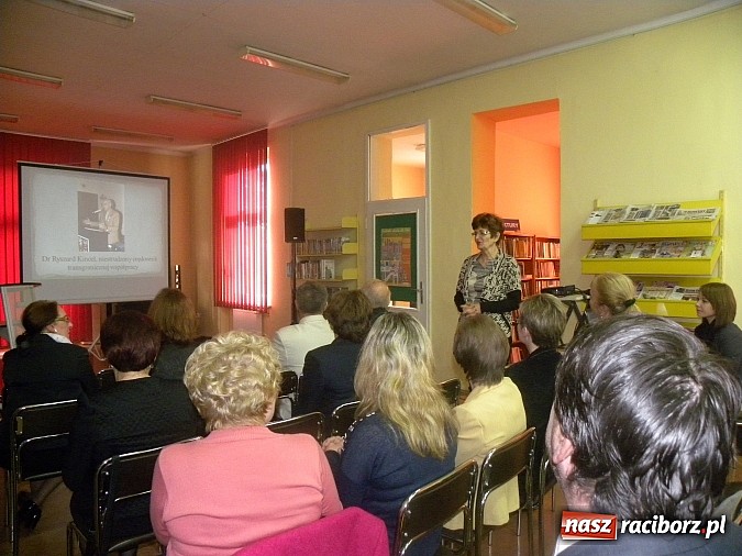 Zdjęcie w galerii na portalu naszraciborz.pl: W 80 rocznicę urodzin dr. Kincla. Konferencja w bibliotece wiadomości z regionu