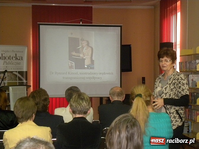 Zdjęcie w galerii na portalu naszraciborz.pl: W 80 rocznicę urodzin dr. Kincla. Konferencja w bibliotece wiadomości z regionu