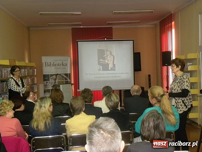 Zdjęcie w galerii na portalu naszraciborz.pl: W 80 rocznicę urodzin dr. Kincla. Konferencja w bibliotece wiadomości z regionu