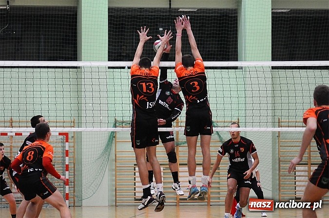 Zdjęcie w galerii na portalu naszraciborz.pl: Siatkarski AZS w końcu zwycięski wiadomości z regionu