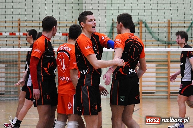 Zdjęcie w galerii na portalu naszraciborz.pl: Siatkarski AZS w końcu zwycięski wiadomości z regionu