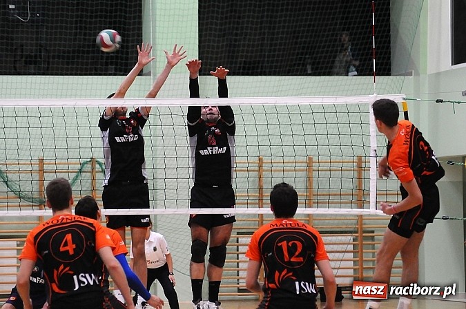 Zdjęcie w galerii na portalu naszraciborz.pl: Siatkarski AZS w końcu zwycięski wiadomości z regionu
