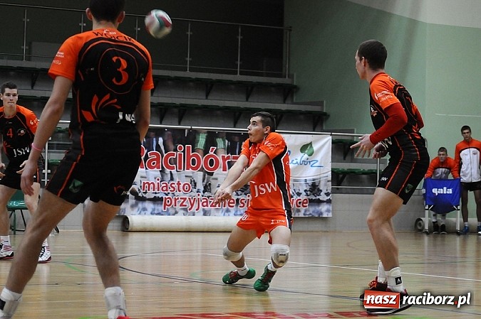 Zdjęcie w galerii na portalu naszraciborz.pl: Siatkarski AZS w końcu zwycięski wiadomości z regionu