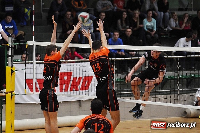 Zdjęcie w galerii na portalu naszraciborz.pl: Siatkarski AZS w końcu zwycięski wiadomości z regionu