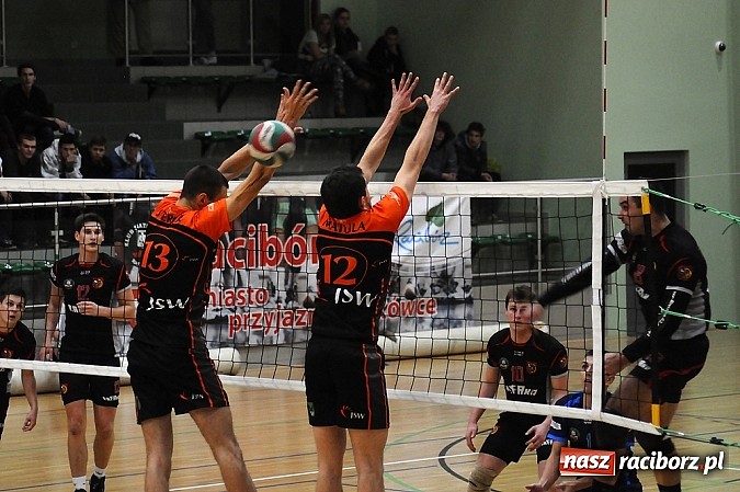 Zdjęcie w galerii na portalu naszraciborz.pl: Siatkarski AZS w końcu zwycięski wiadomości z regionu