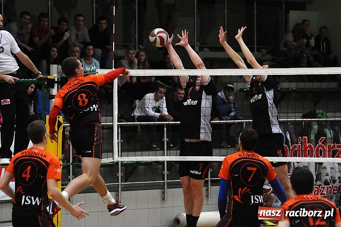 Zdjęcie w galerii na portalu naszraciborz.pl: Siatkarski AZS w końcu zwycięski wiadomości z regionu