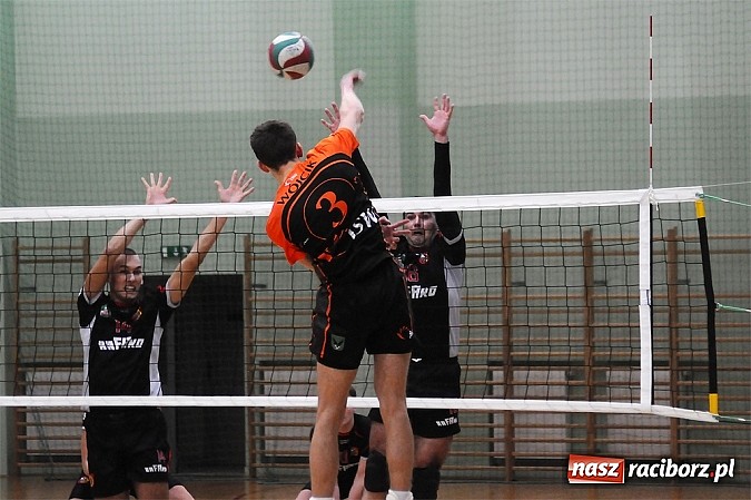 Zdjęcie w galerii na portalu naszraciborz.pl: Siatkarski AZS w końcu zwycięski wiadomości z regionu