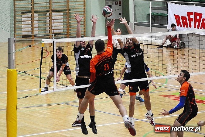 Zdjęcie w galerii na portalu naszraciborz.pl: Siatkarski AZS w końcu zwycięski wiadomości z regionu