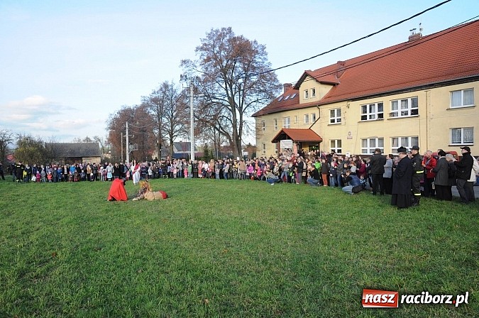 Zdjęcie w galerii na portalu naszraciborz.pl: Już po raz dwunasty św. Marcin zawitał do Samborowic wiadomości z regionu