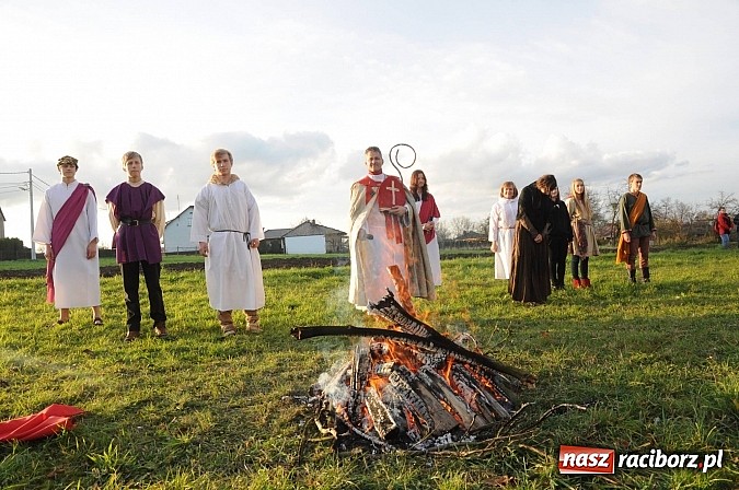 Zdjęcie w galerii na portalu naszraciborz.pl: Już po raz dwunasty św. Marcin zawitał do Samborowic wiadomości z regionu