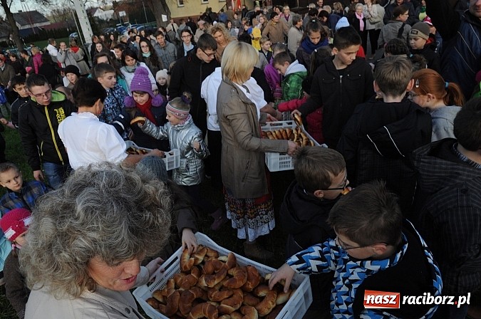 Zdjęcie w galerii na portalu naszraciborz.pl: Już po raz dwunasty św. Marcin zawitał do Samborowic wiadomości z regionu