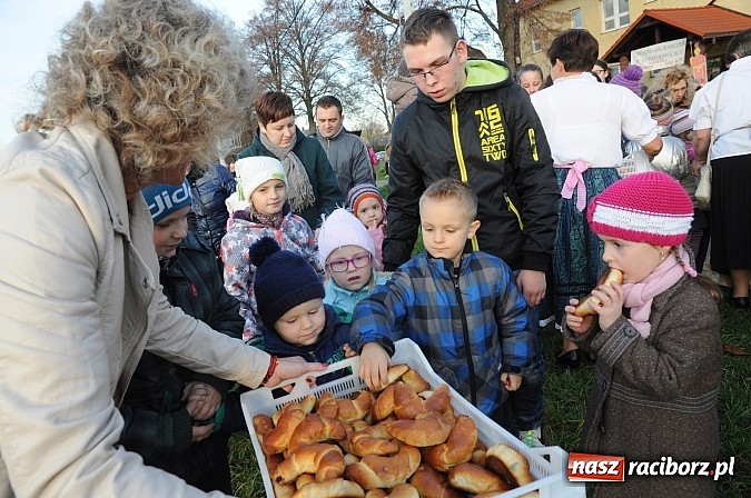 Zdjęcie w galerii na portalu naszraciborz.pl: Już po raz dwunasty św. Marcin zawitał do Samborowic wiadomości z regionu