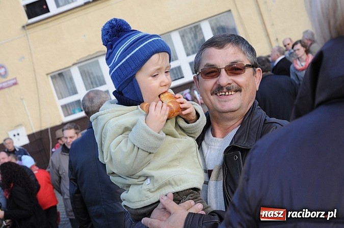 Zdjęcie w galerii na portalu naszraciborz.pl: Już po raz dwunasty św. Marcin zawitał do Samborowic wiadomości z regionu