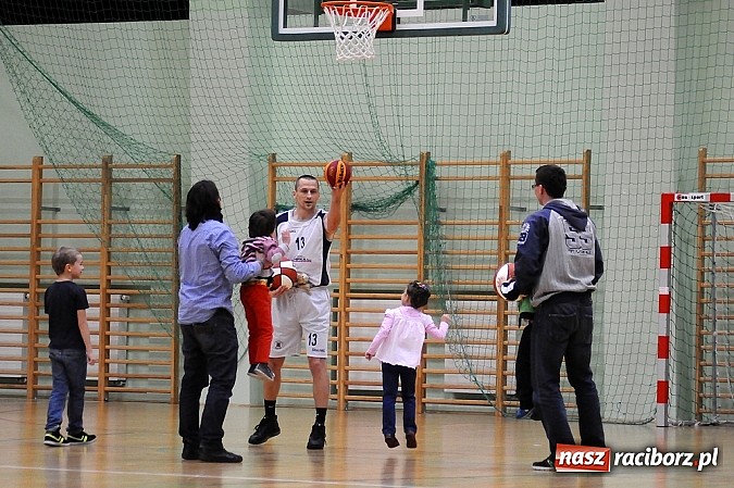 Zdjęcie w galerii na portalu naszraciborz.pl: Derby Raciborza dla Ofensywy wiadomości z regionu