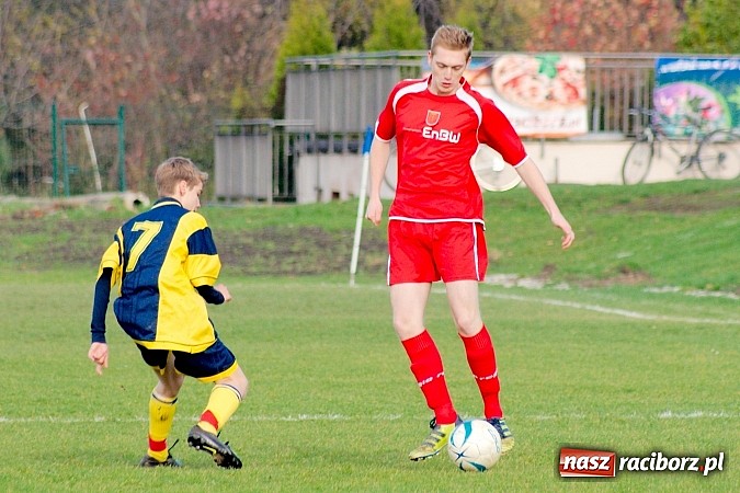 Zdjęcie w galerii na portalu naszraciborz.pl: Bezproblemowa wygrana juniorów Krzanowic wiadomości z regionu