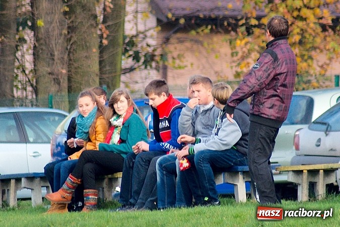 Zdjęcie w galerii na portalu naszraciborz.pl: Bezproblemowa wygrana juniorów Krzanowic wiadomości z regionu
