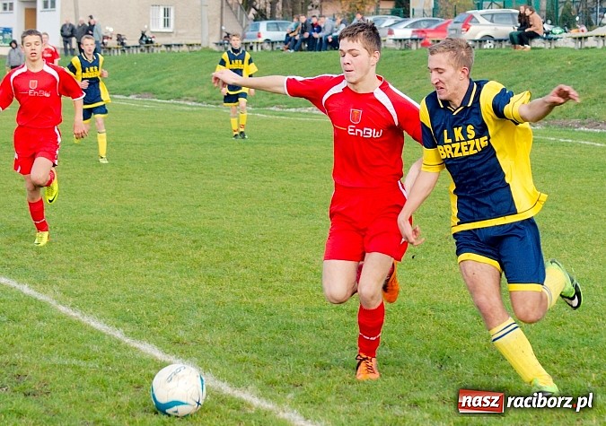 Zdjęcie w galerii na portalu naszraciborz.pl: Bezproblemowa wygrana juniorów Krzanowic wiadomości z regionu