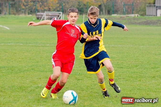 Zdjęcie w galerii na portalu naszraciborz.pl: Bezproblemowa wygrana juniorów Krzanowic wiadomości z regionu