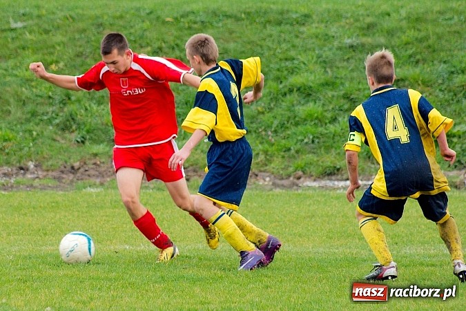 Zdjęcie w galerii na portalu naszraciborz.pl: Bezproblemowa wygrana juniorów Krzanowic wiadomości z regionu
