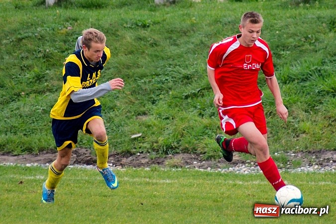 Zdjęcie w galerii na portalu naszraciborz.pl: Bezproblemowa wygrana juniorów Krzanowic wiadomości z regionu