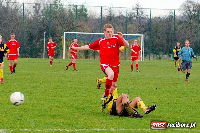 Zdjęcie w galerii na portalu naszraciborz.pl: Bezproblemowa wygrana juniorów Krzanowic wiadomości z regionu