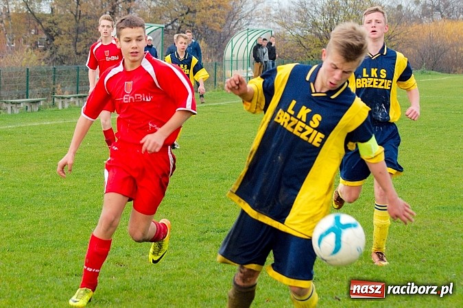 Zdjęcie w galerii na portalu naszraciborz.pl: Bezproblemowa wygrana juniorów Krzanowic wiadomości z regionu