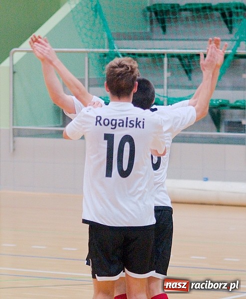 Zdjęcie w galerii na portalu naszraciborz.pl: Grad goli w inauguracji II ligi Eco-Bud HLPN wiadomości z regionu