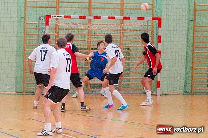 Zdjęcie w galerii na portalu naszraciborz.pl: Grad goli w inauguracji II ligi Eco-Bud HLPN wiadomości z regionu