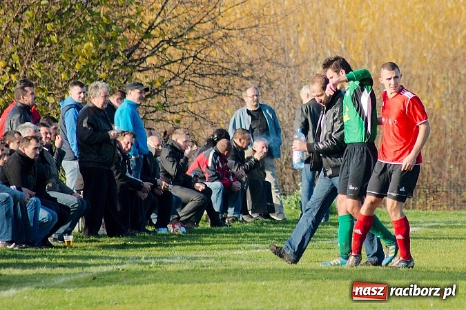 Zdjęcie w galerii na portalu naszraciborz.pl: Brzezie na kolanach. Mury Zameczku Czernica nie do sforsowania wiadomości z regionu