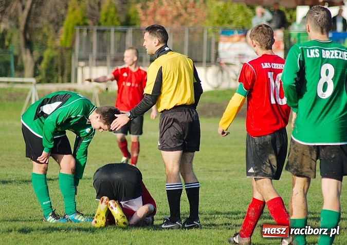 Zdjęcie w galerii na portalu naszraciborz.pl: Brzezie na kolanach. Mury Zameczku Czernica nie do sforsowania wiadomości z regionu