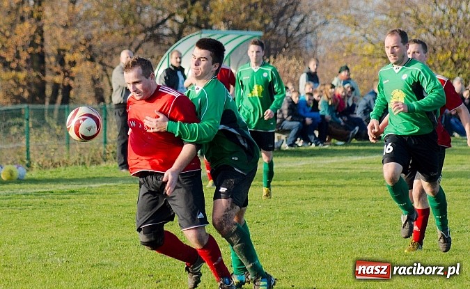 Zdjęcie w galerii na portalu naszraciborz.pl: Brzezie na kolanach. Mury Zameczku Czernica nie do sforsowania wiadomości z regionu