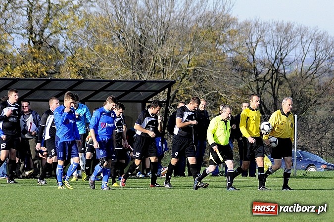 Zdjęcie w galerii na portalu naszraciborz.pl: Borucin zwycięża w hicie A klasy wiadomości z regionu