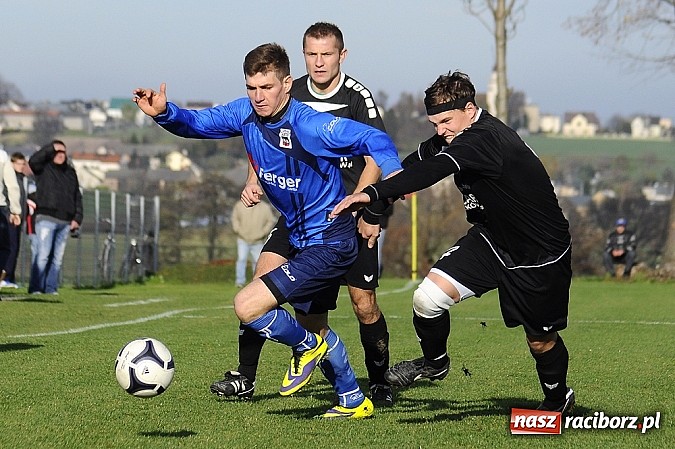 Zdjęcie w galerii na portalu naszraciborz.pl: Borucin zwycięża w hicie A klasy wiadomości z regionu