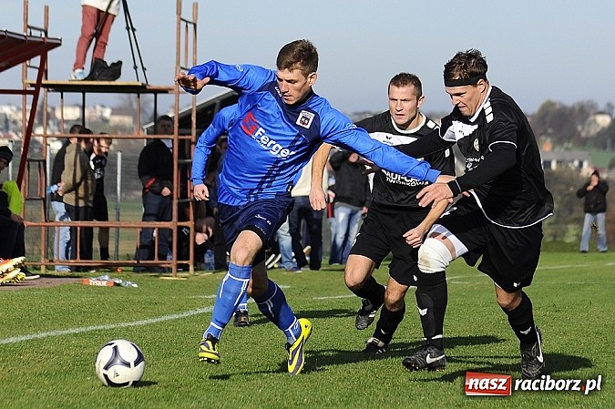 Zdjęcie w galerii na portalu naszraciborz.pl: Borucin zwycięża w hicie A klasy wiadomości z regionu