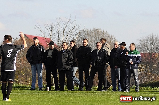 Zdjęcie w galerii na portalu naszraciborz.pl: Borucin zwycięża w hicie A klasy wiadomości z regionu
