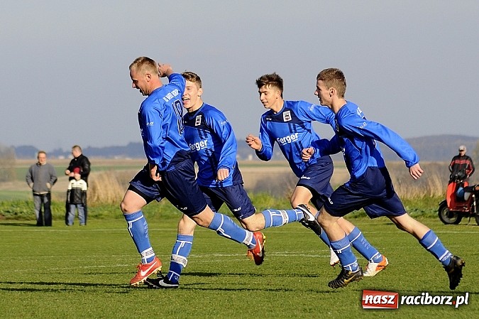 Zdjęcie w galerii na portalu naszraciborz.pl: Borucin zwycięża w hicie A klasy wiadomości z regionu