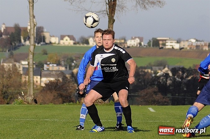 Zdjęcie w galerii na portalu naszraciborz.pl: Borucin zwycięża w hicie A klasy wiadomości z regionu