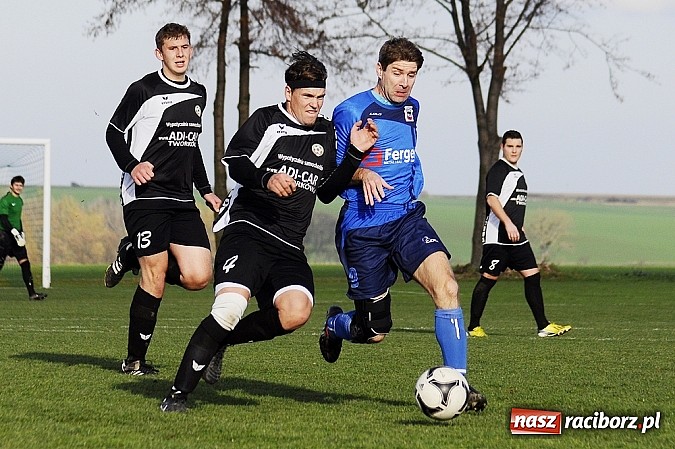 Zdjęcie w galerii na portalu naszraciborz.pl: Borucin zwycięża w hicie A klasy wiadomości z regionu