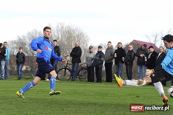 Zdjęcie w galerii na portalu naszraciborz.pl: Borucin zwycięża w hicie A klasy wiadomości z regionu