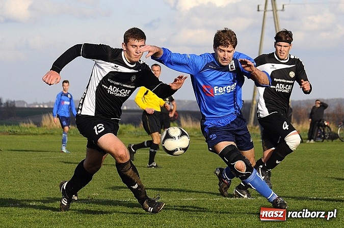 Zdjęcie w galerii na portalu naszraciborz.pl: Borucin zwycięża w hicie A klasy wiadomości z regionu