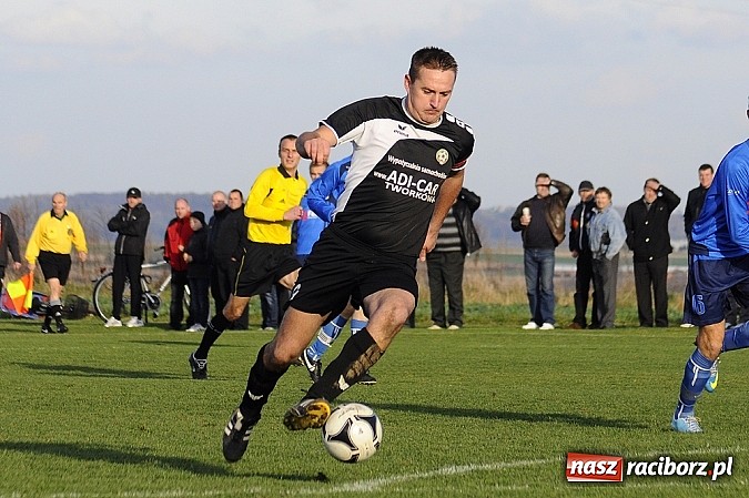 Zdjęcie w galerii na portalu naszraciborz.pl: Borucin zwycięża w hicie A klasy wiadomości z regionu