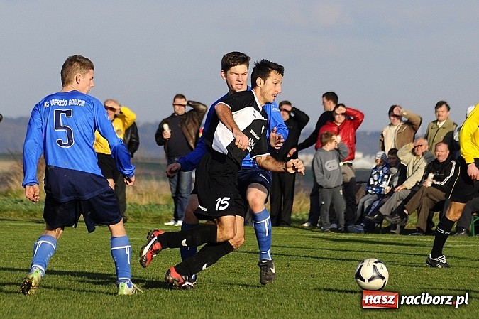 Zdjęcie w galerii na portalu naszraciborz.pl: Borucin zwycięża w hicie A klasy wiadomości z regionu