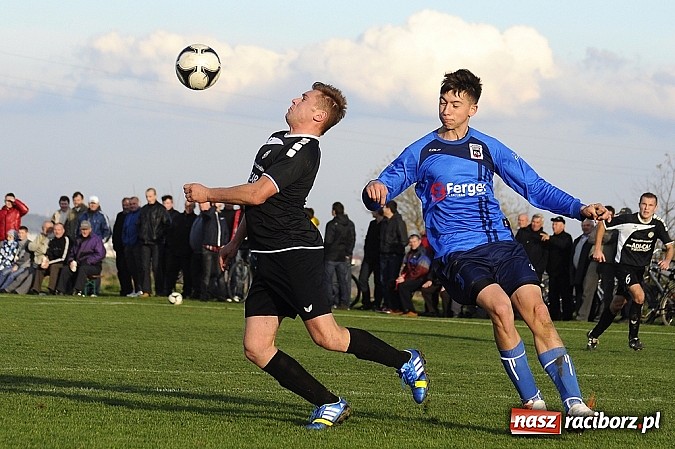 Zdjęcie w galerii na portalu naszraciborz.pl: Borucin zwycięża w hicie A klasy wiadomości z regionu