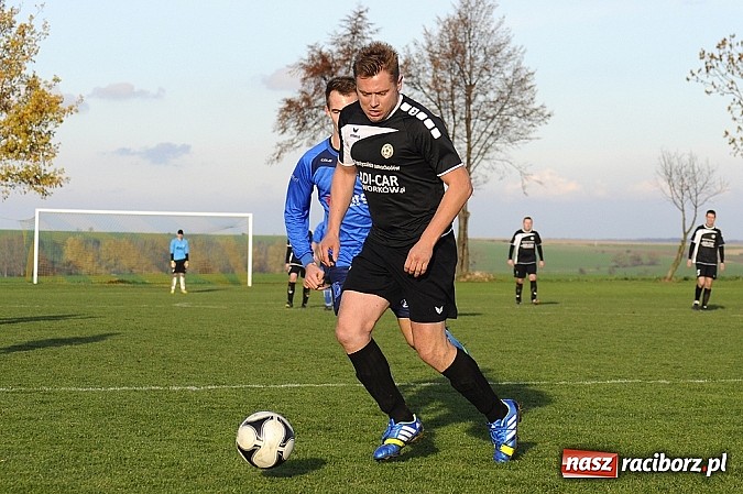 Zdjęcie w galerii na portalu naszraciborz.pl: Borucin zwycięża w hicie A klasy wiadomości z regionu