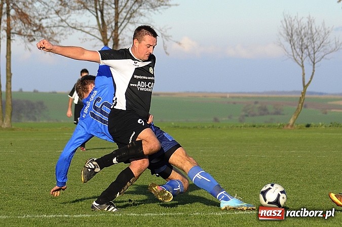 Zdjęcie w galerii na portalu naszraciborz.pl: Borucin zwycięża w hicie A klasy wiadomości z regionu