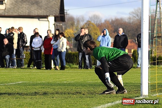 Zdjęcie w galerii na portalu naszraciborz.pl: Borucin zwycięża w hicie A klasy wiadomości z regionu