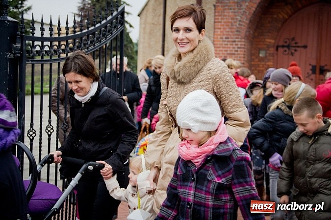 Zdjęcie w galerii na portalu naszraciborz.pl: Przemarsz na św. Marcina w Studziennej wiadomości z regionu