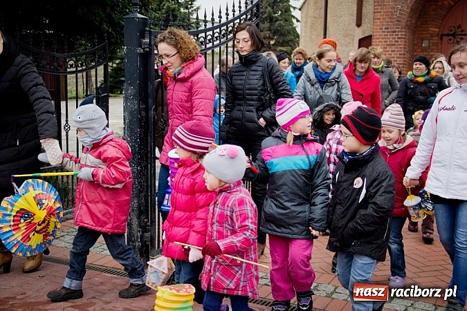 Zdjęcie w galerii na portalu naszraciborz.pl: Przemarsz na św. Marcina w Studziennej wiadomości z regionu