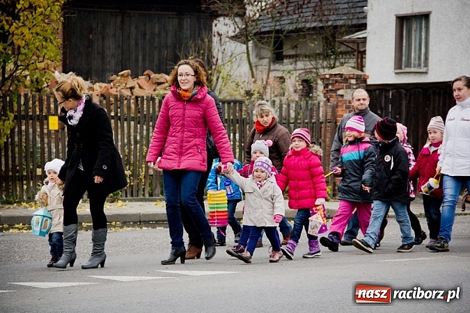 Zdjęcie w galerii na portalu naszraciborz.pl: Przemarsz na św. Marcina w Studziennej wiadomości z regionu